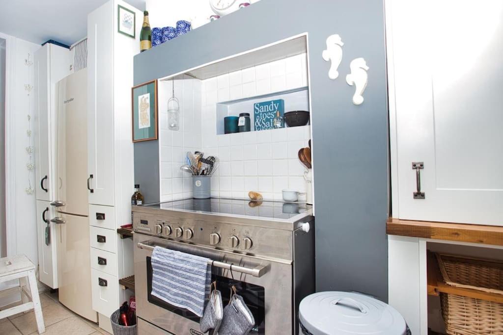 Restful And Cosy 4 Bed Home Minutes From The Beach Sandgate Εξωτερικό φωτογραφία